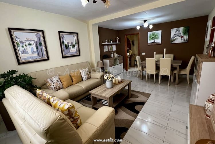 4 bedroom Apartment for sale in Adeje - € 299,250 (Ref: 9322136)