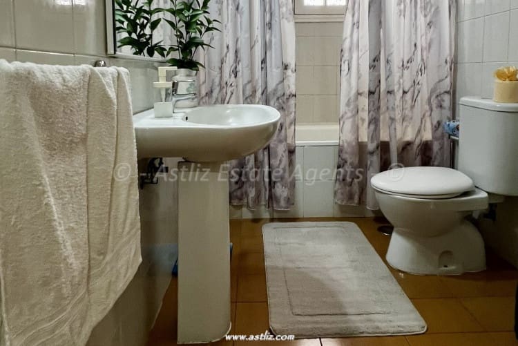 4 bedroom Apartment for sale in Adeje - € 299,250 (Ref: 9322136)