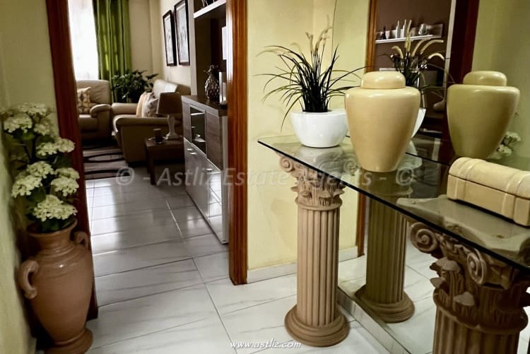 4 bedroom Apartment for sale in Adeje - € 299,250 (Ref: 9322136)