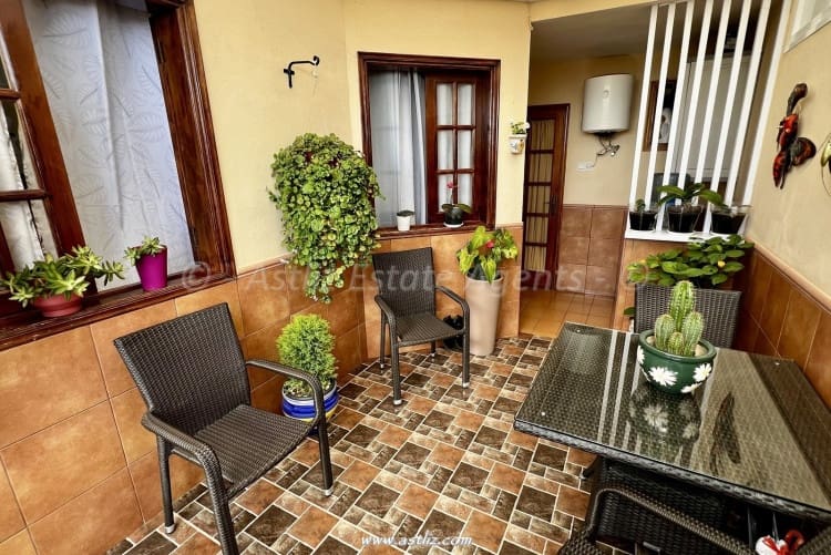 4 bedroom Apartment for sale in Adeje - € 299,250 (Ref: 9322136)
