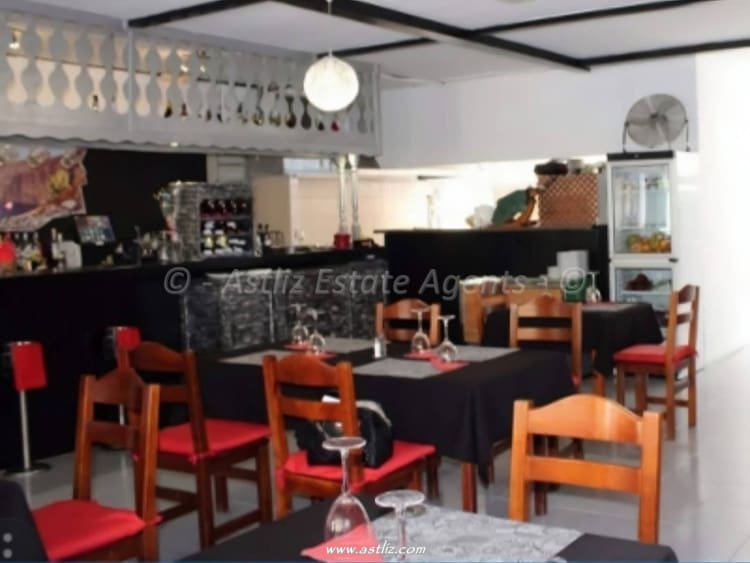 Kommersiell til salgs i Puerto Santiago - € 140 000 (Ref: 9363172)