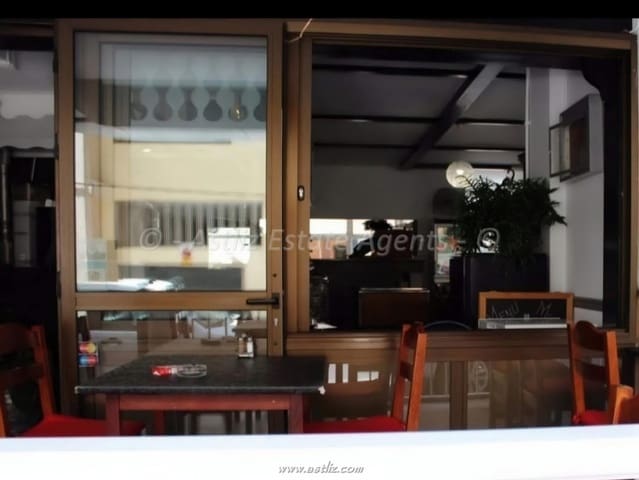 Kommersiell til salgs i Puerto Santiago, Santiago del Teide - € 140 000 (Ref: 9363172)