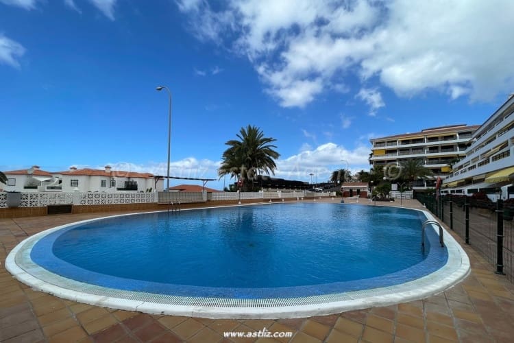 2 bedroom Apartment for sale in Guia de Isora with pool - € 253,000 (Ref: 9438984)
