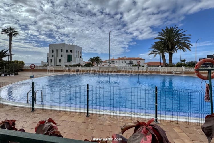 2 bedroom Apartment for sale in Guia de Isora with pool - € 253,000 (Ref: 9438984)