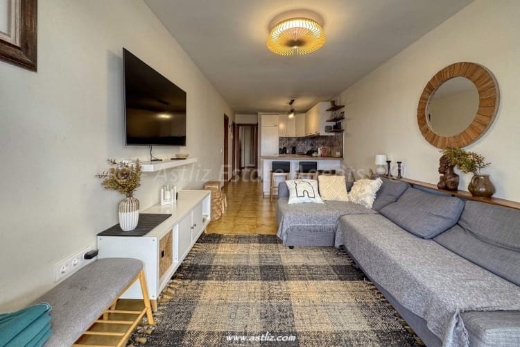 2 bedroom Apartment for sale in Guia de Isora with pool - € 253,000 (Ref: 9438984)