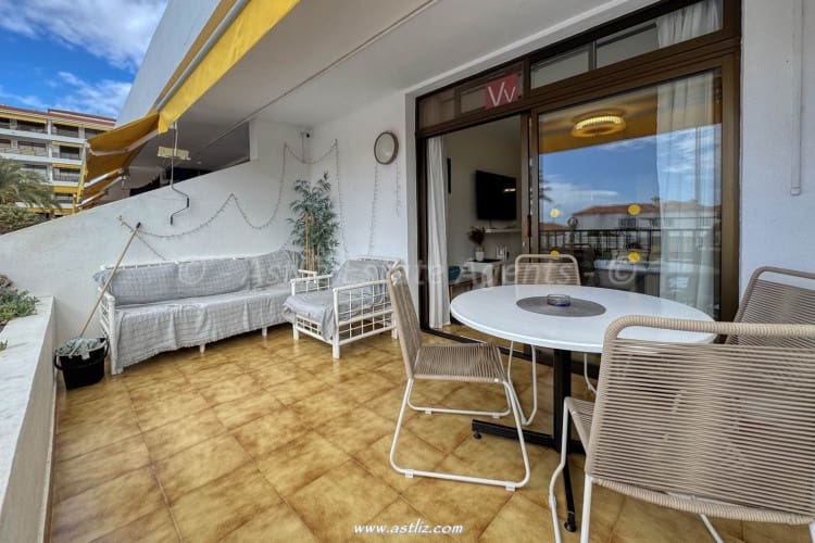 2 bedroom Apartment for sale in Guia de Isora with pool - € 253,000 (Ref: 9438984)