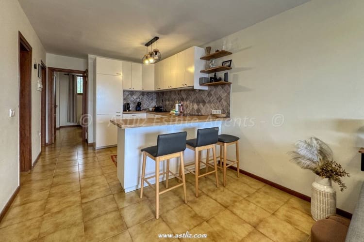 2 bedroom Apartment for sale in Guia de Isora with pool - € 253,000 (Ref: 9438984)