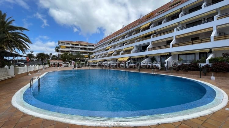 2 bedroom Apartment for sale in Guia de Isora with pool - € 253,000 (Ref: 9438984)