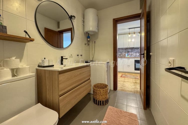 2 bedroom Apartment for sale in Guia de Isora with pool - € 253,000 (Ref: 9438984)