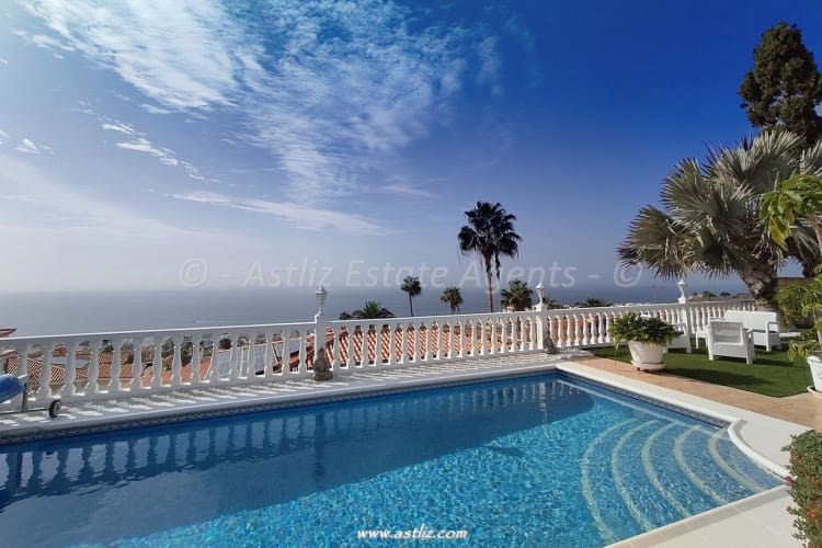 3 soverom Villa til salgs i Puerto Santiago med svømmebasseng - € 985 000 (Ref: 9459662)