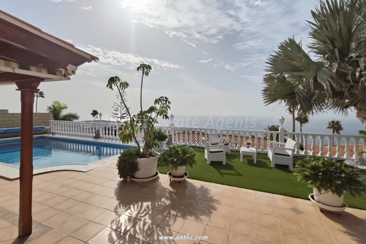 3 soverom Villa til salgs i Puerto Santiago med svømmebasseng - € 985 000 (Ref: 9459662)