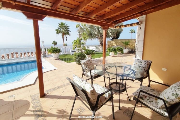 3 soverom Villa til salgs i Puerto Santiago med svømmebasseng - € 985 000 (Ref: 9459662)