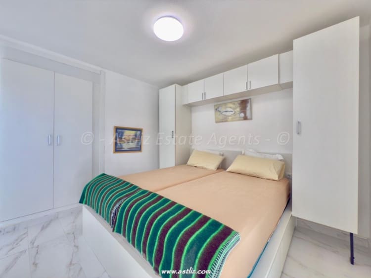 1 sypialnia Apartament na sprzedaż w Los Cristianos z basenem - 425 000 € (Ref: 9553116)