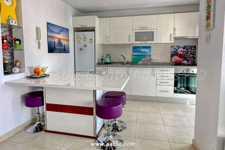 3 chambre Villa/Maison à vendre à Puerto Santiago avec piscine - 595 000 € (Ref: 9580007)