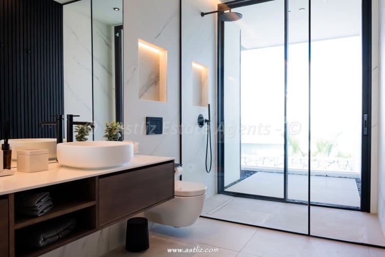 4 camera da letto Villa in vendita in Playa San Juan con piscina - 4.300.000 € (Rif: 9599893)