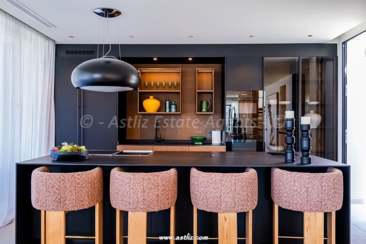 4 camera da letto Villa in vendita in Playa San Juan con piscina - 4.300.000 € (Rif: 9599893)