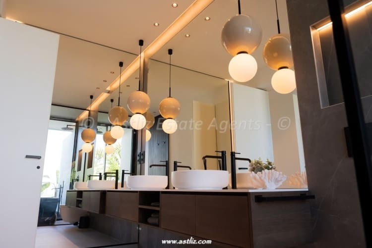 4 camera da letto Villa in vendita in Playa San Juan con piscina - 4.300.000 € (Rif: 9599893)