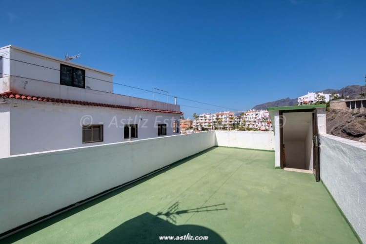 Chalet de 3 habitaciones en Puerto Santiago en venta - 420.000 € (Ref: 9626500)