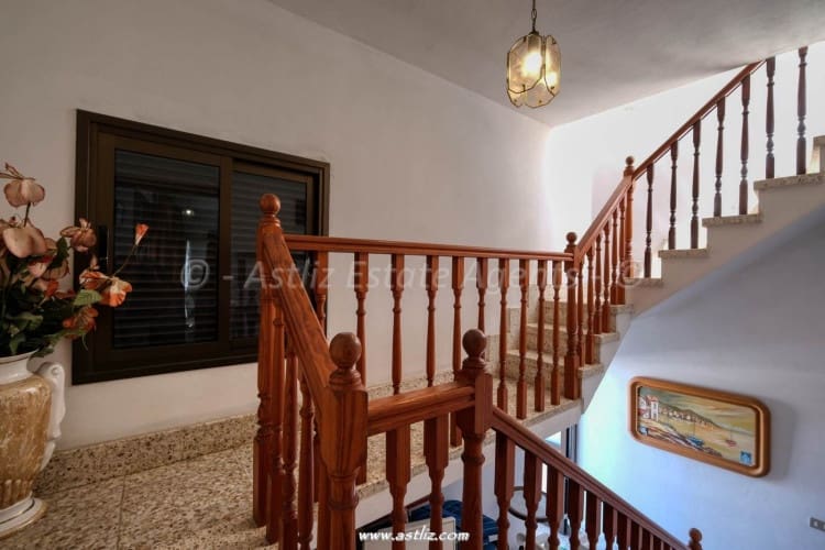 Chalet de 3 habitaciones en Puerto Santiago en venta - 420.000 € (Ref: 9626500)