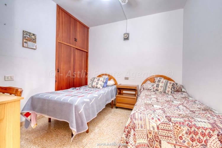 Chalet de 3 habitaciones en Puerto Santiago en venta - 420.000 € (Ref: 9626500)