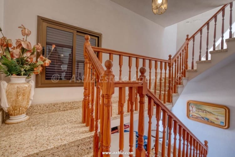 Chalet de 3 habitaciones en Puerto Santiago en venta - 420.000 € (Ref: 9626500)