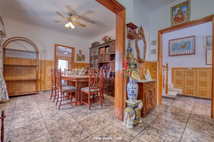 Chalet de 3 habitaciones en Puerto Santiago en venta - 420.000 € (Ref: 9626500)