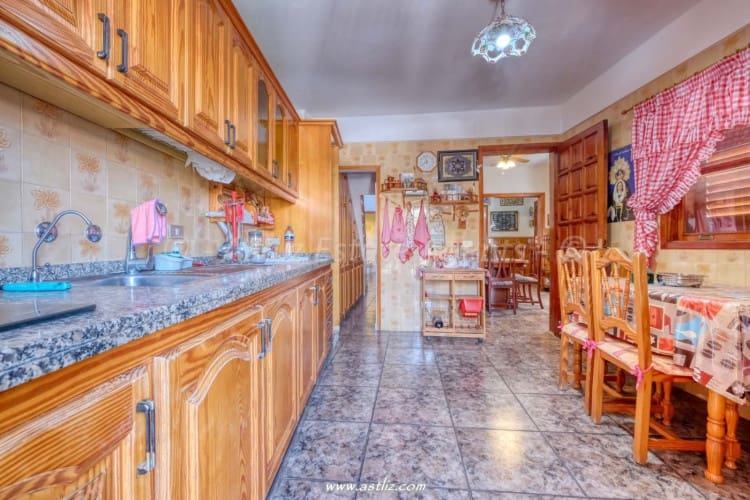 Chalet de 3 habitaciones en Puerto Santiago en venta - 420.000 € (Ref: 9626500)