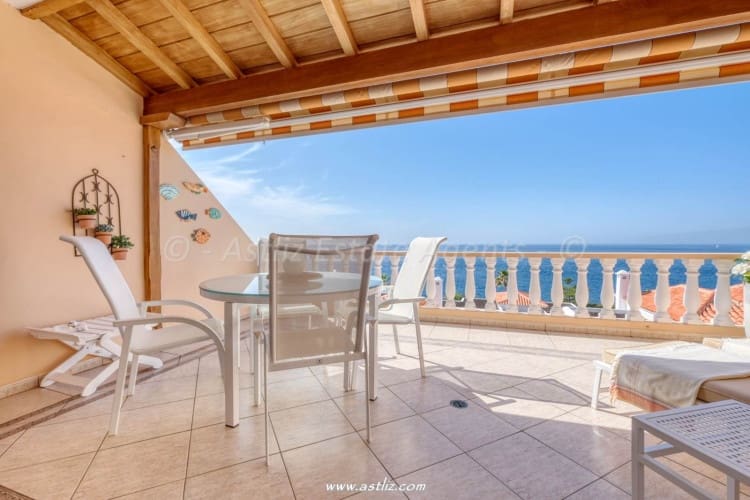 2 bedroom Apartment for sale in Puerto Santiago with pool - € 530,000 (Ref: 9626501)