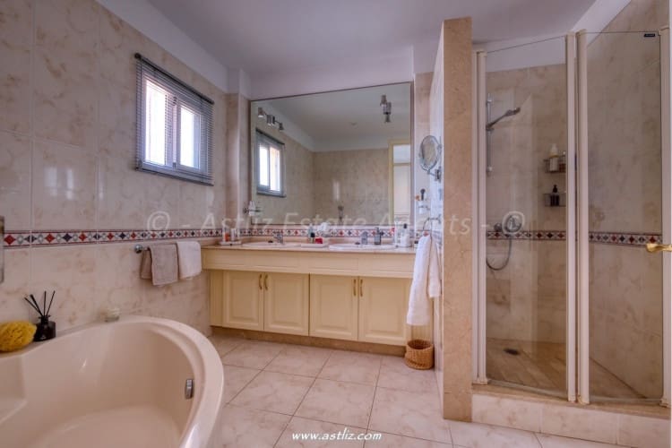 2 bedroom Apartment for sale in Puerto Santiago with pool - € 530,000 (Ref: 9626501)