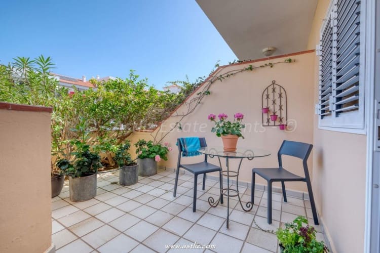 2 bedroom Apartment for sale in Puerto Santiago with pool - € 530,000 (Ref: 9626501)