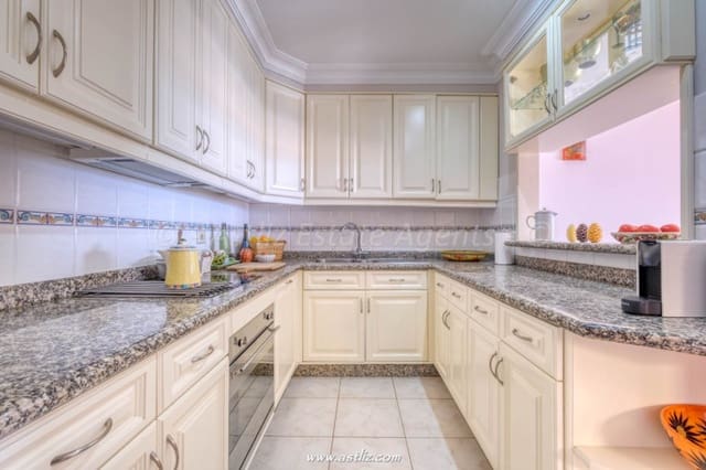2 sypialnia Apartament na sprzedaż w Puerto Santiago, Santiago del Teide z basenem - 530 000 € (Ref: 9626501)