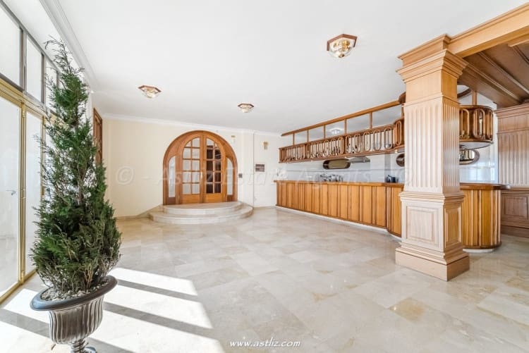 8 soveværelse Villa til salg i Santa Cruz de Tenerife med swimmingpool - € 2.490.000 (Ref: 9634709)