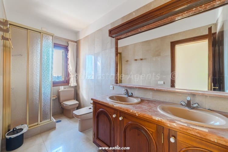 8 soveværelse Villa til salg i Santa Cruz de Tenerife med swimmingpool - € 2.490.000 (Ref: 9634709)