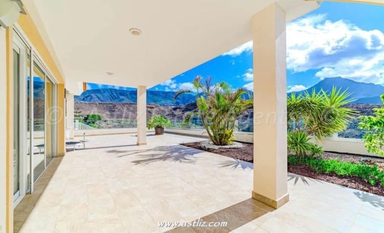 4 bedroom Villa for sale in La Caleta Adeje with pool - € 3,900,000 (Ref: 9638912)