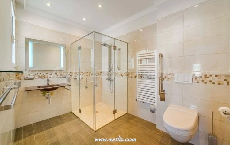 4 bedroom Villa for sale in La Caleta Adeje with pool - € 3,900,000 (Ref: 9638912)