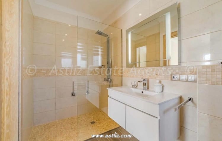 4 bedroom Villa for sale in La Caleta Adeje with pool - € 3,900,000 (Ref: 9638912)