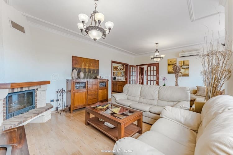 4 makuuhuone Huvila myytävänä paikassa Las Zocas mukana uima-altaan 
autotalli - 1 280 000 € (Ref: 9642190)