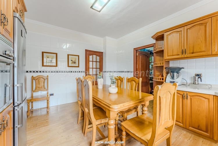 4 makuuhuone Huvila myytävänä paikassa Las Zocas mukana uima-altaan 
autotalli - 1 280 000 € (Ref: 9642190)