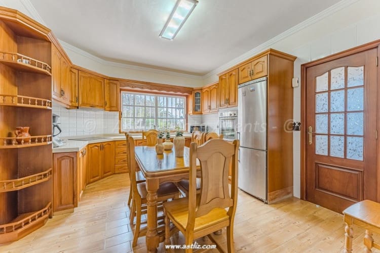 4 makuuhuone Huvila myytävänä paikassa Las Zocas mukana uima-altaan 
autotalli - 1 280 000 € (Ref: 9642190)