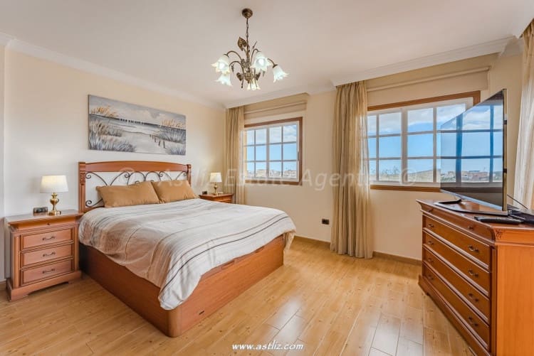 4 makuuhuone Huvila myytävänä paikassa Las Zocas mukana uima-altaan 
autotalli - 1 280 000 € (Ref: 9642190)