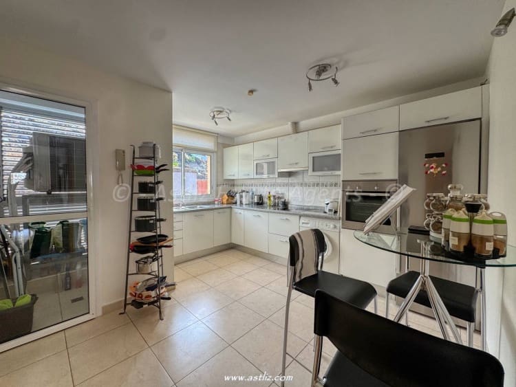 3 camera da letto Appartamento in vendita in Puerto Santiago con piscina - 450.000 € (Rif: 9685675)