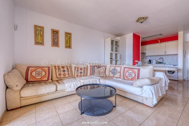 Apartamento de 2 habitaciones en Puerto Santiago, Santiago del Teide en venta con piscina garaje - 259.000 € (Ref: 9703270)
