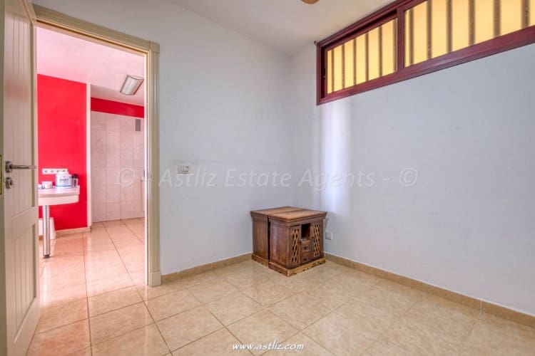 2 bedroom Apartment for sale in Puerto Santiago with pool garage - € 259,000 (Ref: 9703270)