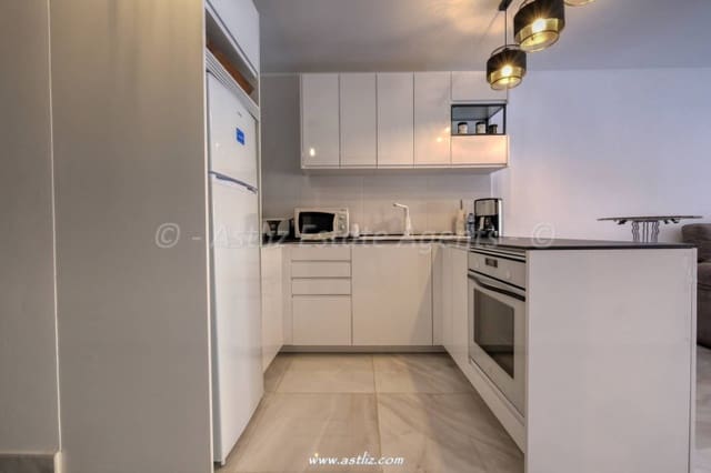 1 makuuhuone Huoneisto myytävänä paikassa El Varadero, Guía de Isora mukana uima-altaan - 285 000 € (Ref: 9769064)