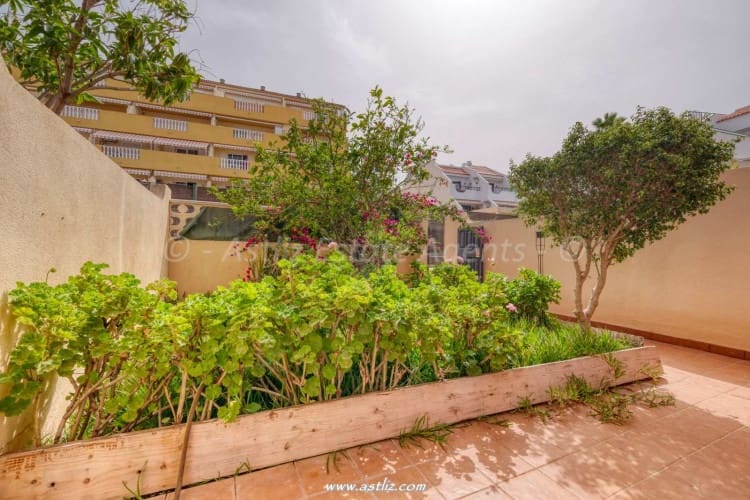 4 bedroom Villa for sale in Costa del Silencio with garage - € 360,000 (Ref: 9782088)