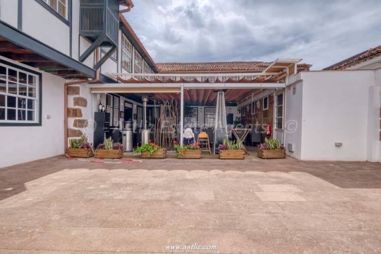9 bedroom Villa for sale in San Cristobal de La Laguna - € 1,500,000 (Ref: 9816478)