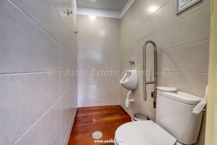 9 bedroom Villa for sale in San Cristobal de La Laguna - € 1,500,000 (Ref: 9816478)