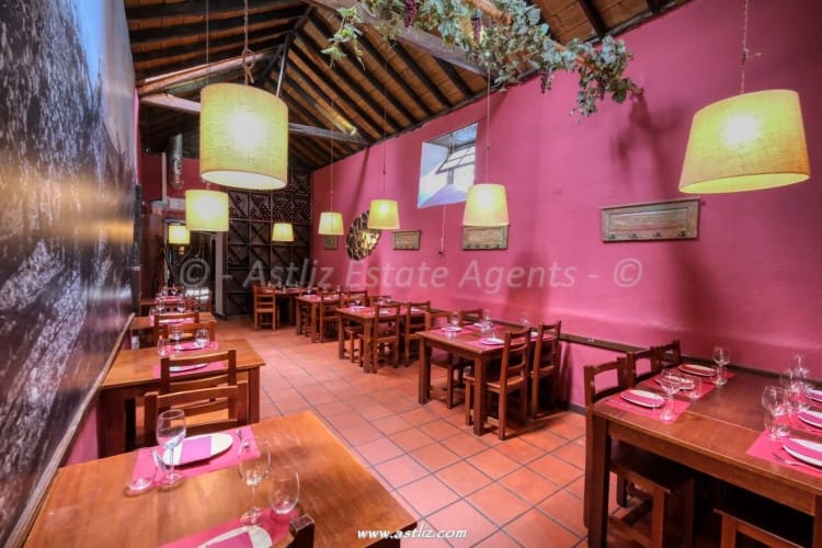 9 bedroom Villa for sale in San Cristobal de La Laguna - € 1,500,000 (Ref: 9816478)
