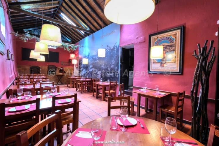 9 bedroom Villa for sale in San Cristobal de La Laguna - € 1,500,000 (Ref: 9816478)