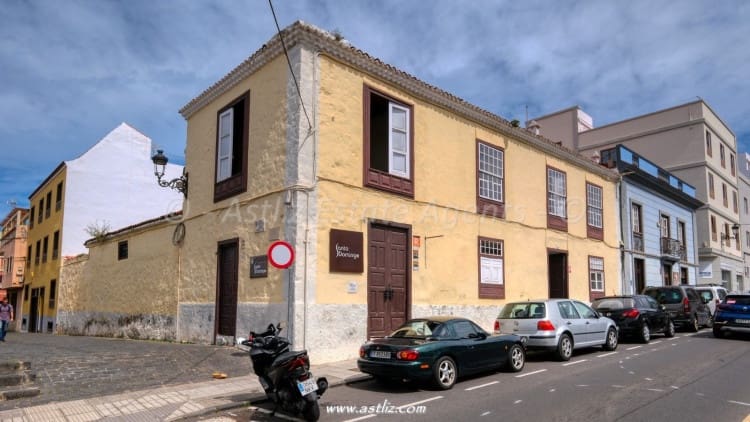 9 bedroom Villa for sale in San Cristobal de La Laguna - € 1,500,000 (Ref: 9816478)